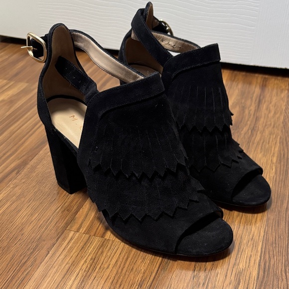 Chic Black Suede Heeled Sandals